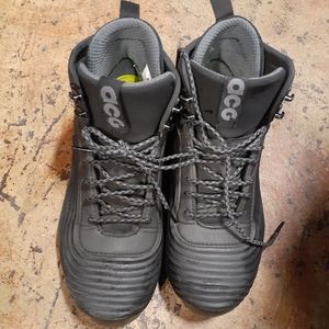 Nike acg boots